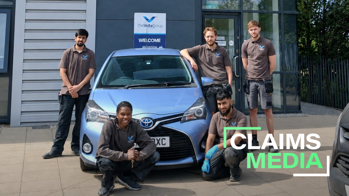 Allianz supports apprentices with car repair charity project